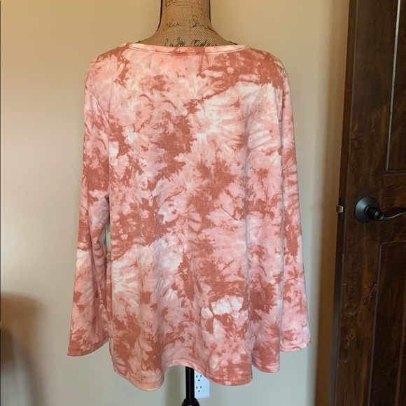 LAST ONE! Cute plus top-NWOT! - Picture 3 of 3